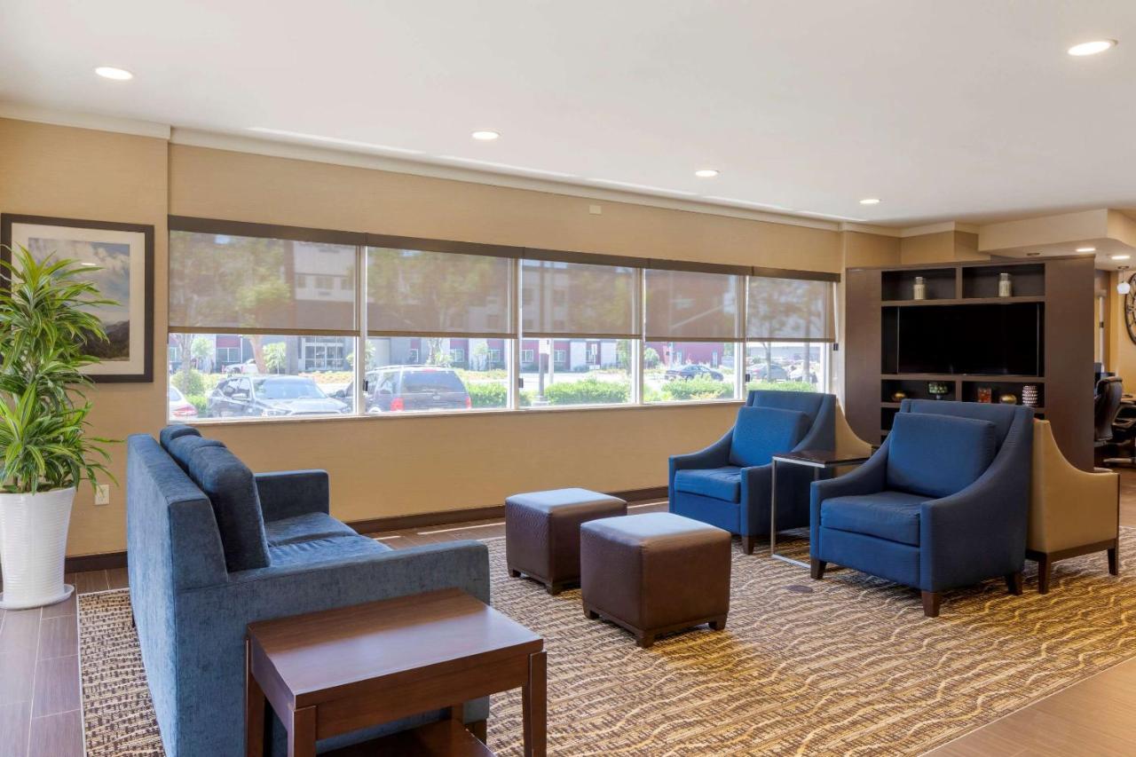 Comfort Suites Ontario Airport Convention Center Exterior foto